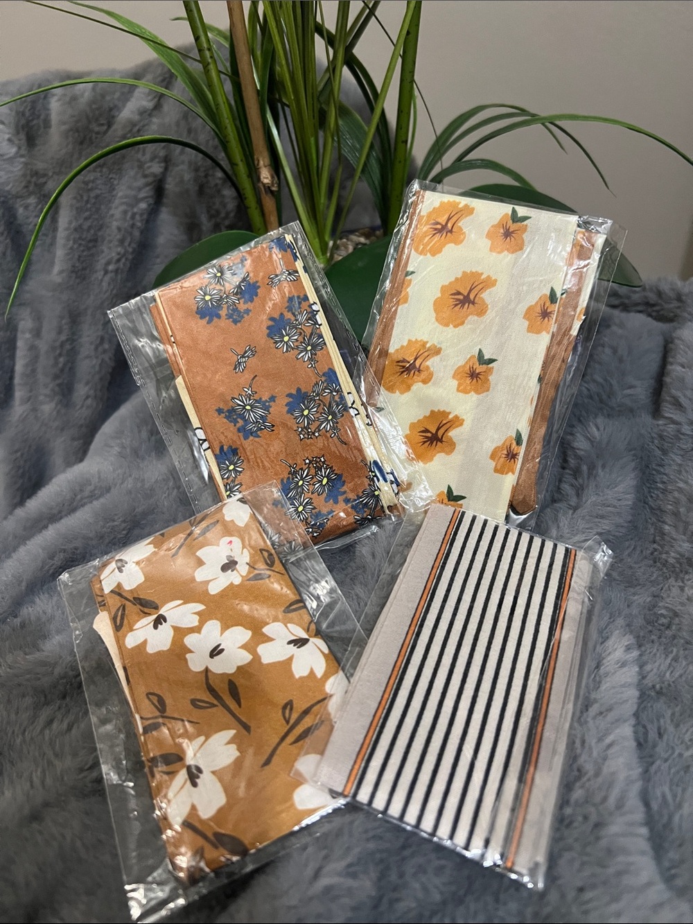 Handbag / Hair Scarfs in Mix Design/Colors - pack of 4 NWT - Picture 4 of 6